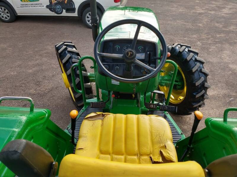 TRATOR JOHN DEERE 5303 - 4X4 - ANO 2010 - VENDIDO